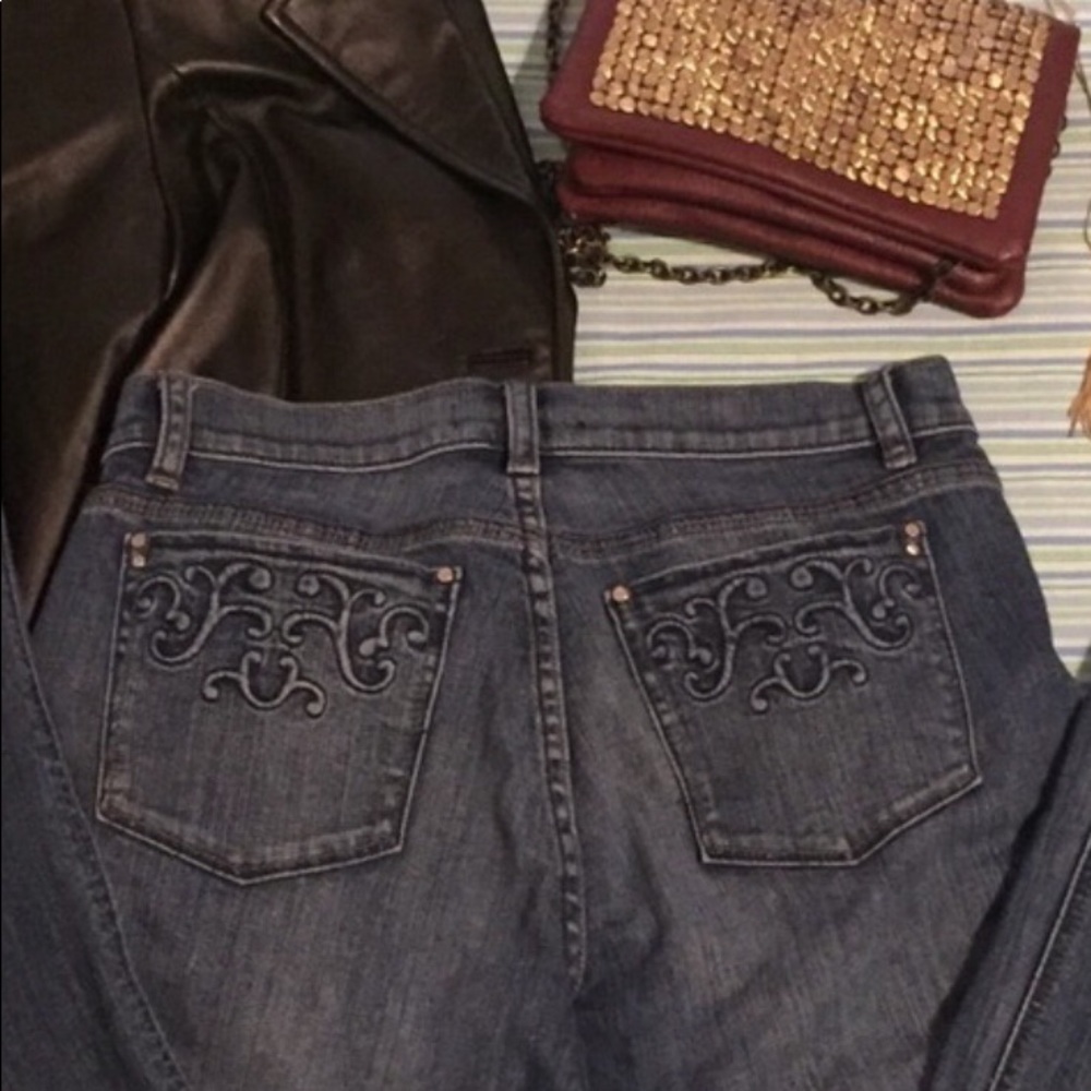 White House Black Market Noir Sleek Boot Jeans 6R
